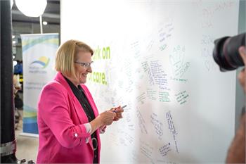 //www.haltonhealthcare.on.ca/_im/gdfile/sgfi136986/sgfi136986/350/350/dsc03381.jpg