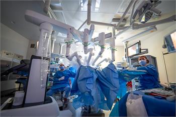 //www.haltonhealthcare.on.ca/_im/gdfile/sgfi85109/sgfi85109/350/350/23094206-_mt28990.jpg