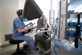 //www.haltonhealthcare.on.ca/_im/gdfile/sgfi85110/sgfi85110/350/350/23094345-_mt29001.jpg