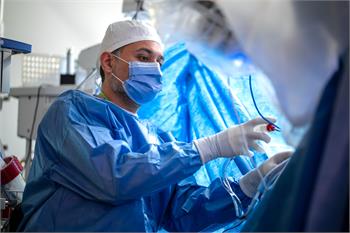 //www.haltonhealthcare.on.ca/_im/gdfile/sgfi85113/sgfi85113/350/350/23100815-mta03919.jpg