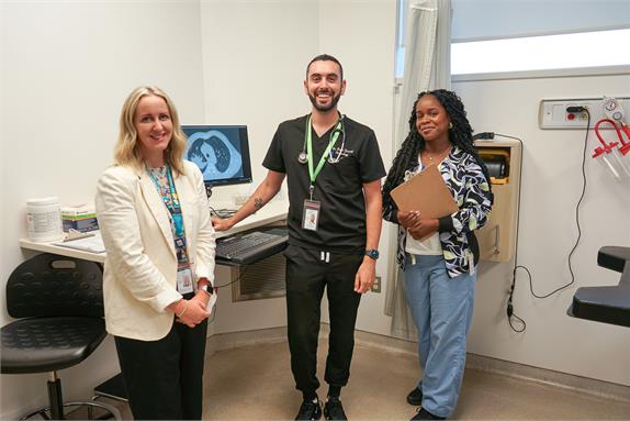 //www.haltonhealthcare.on.ca/_imc/newsrelease/s106050/sgfi84708/574/383/dsc04646.jpg