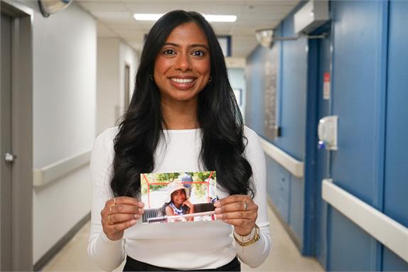 //www.haltonhealthcare.on.ca/_imc/newsrelease/s106064/sgfi84825/574/383/dsc06103.jpg
