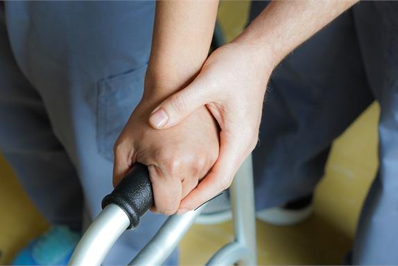 //www.haltonhealthcare.on.ca/_imc/newsrelease/s106071/sgfi84885/574/383/dsc06387v2.jpg